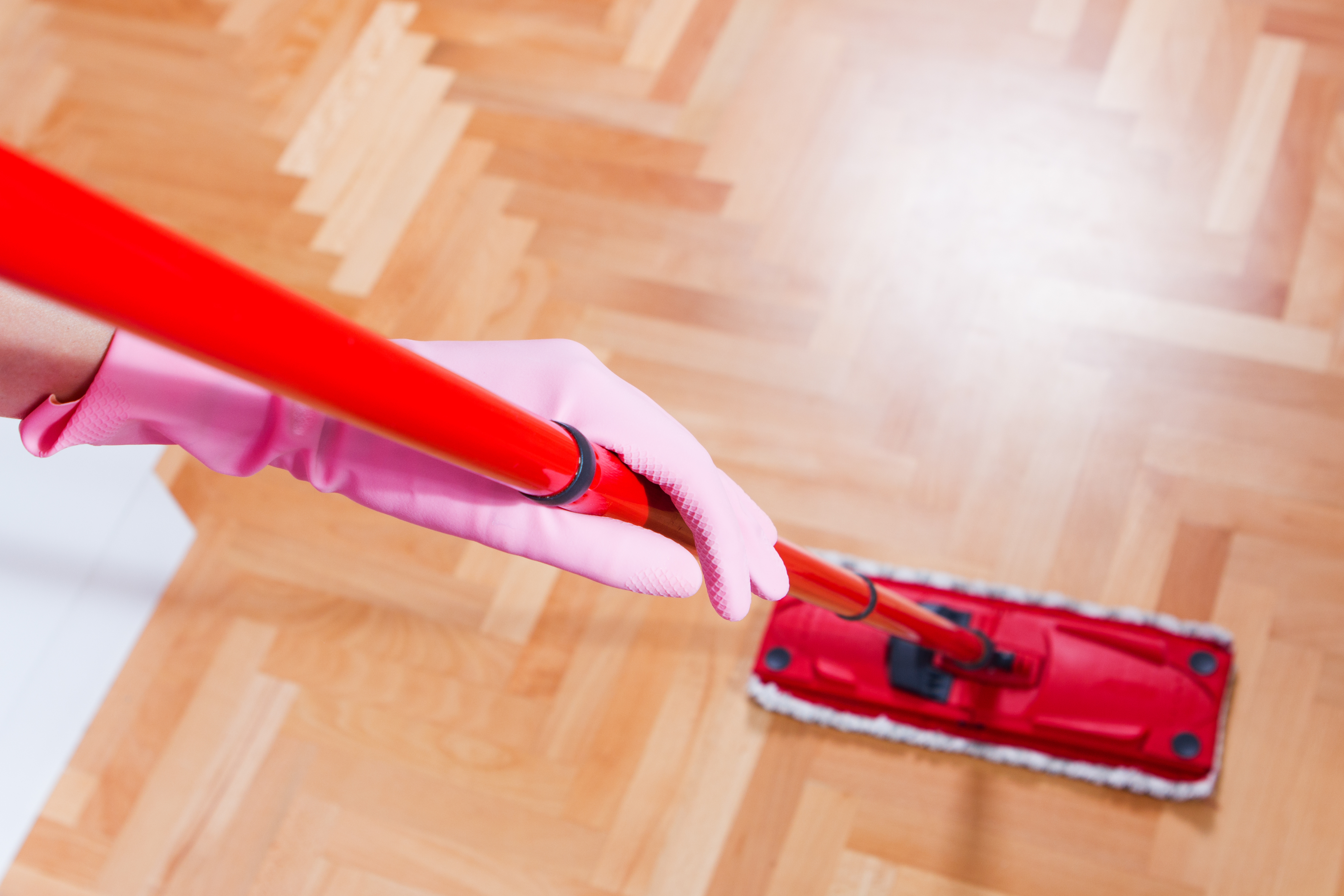 Как ухаживать за паркетом: ежедневный и сезонный уход